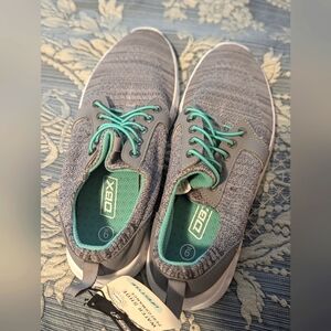 NWT DBX womens water shoes in grey and aqua size 9